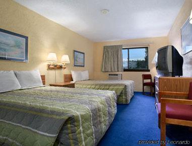 Relax Inn Davenport Room photo